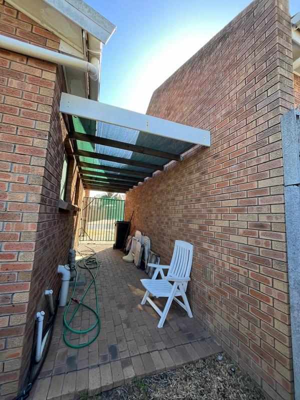 2 Bedroom Property for Sale in Brackenfell South Western Cape